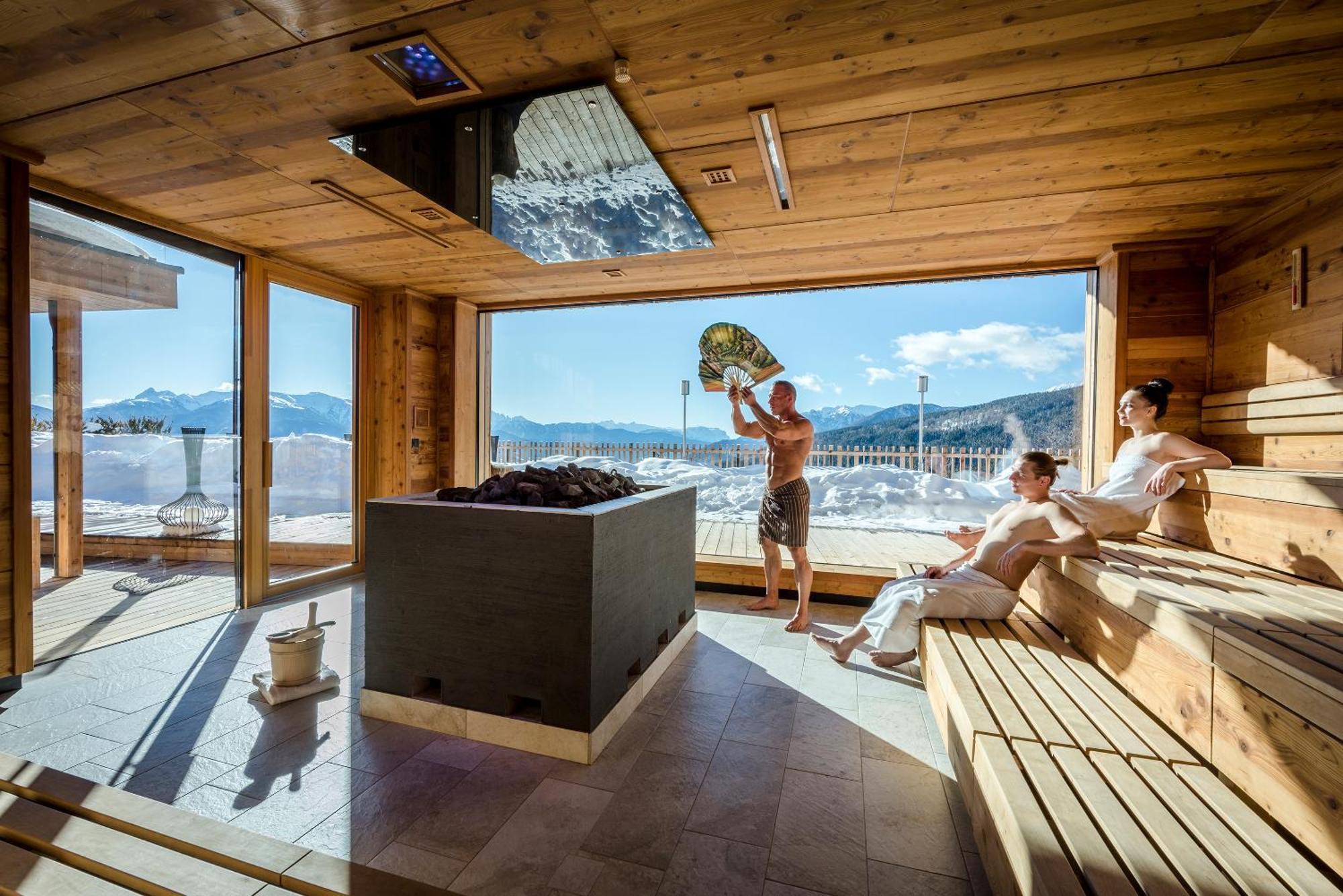 Tratterhof Mountain Sky Hotel 4*
